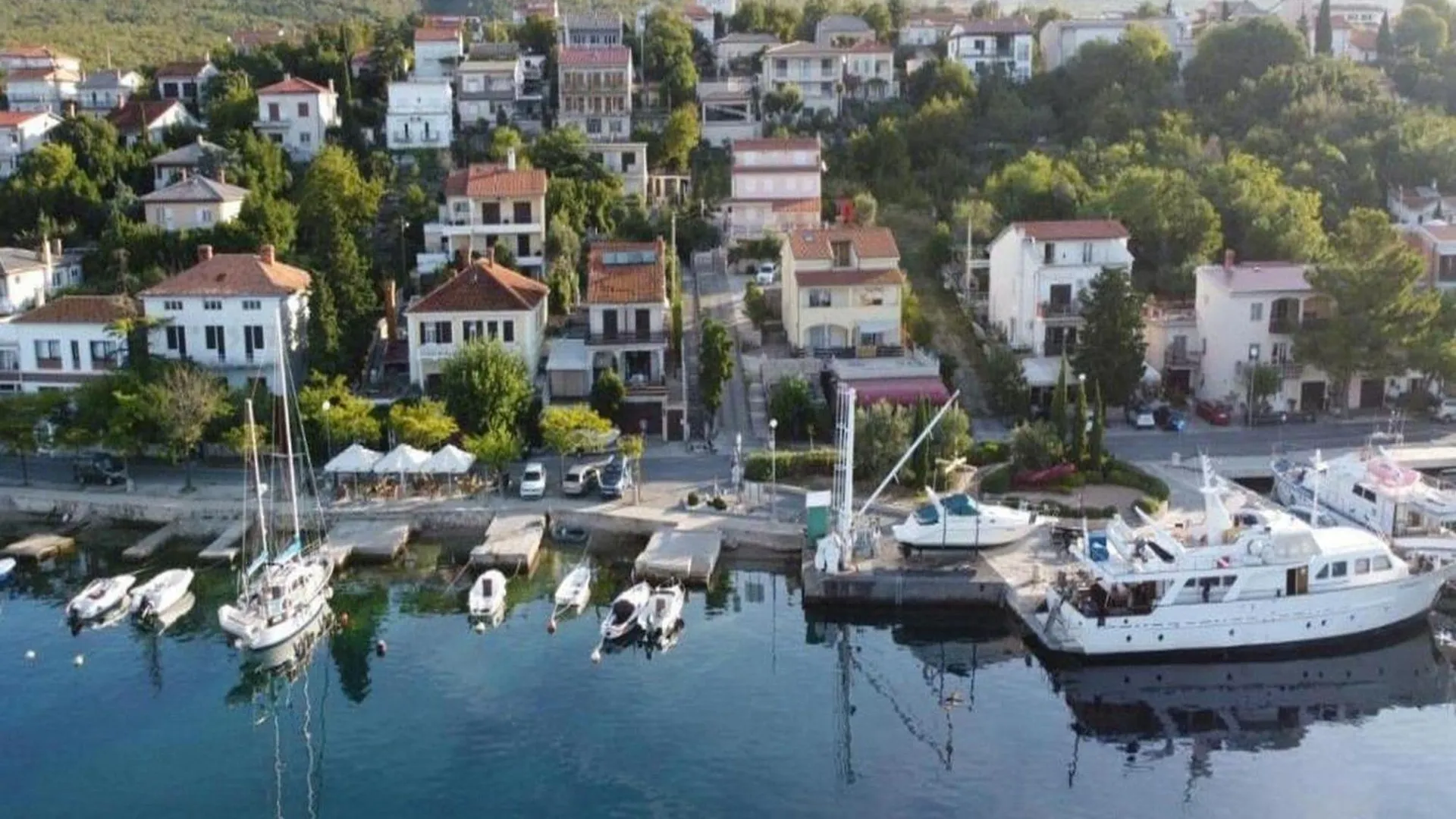 Apartments Idea - Studio Apartment With Sea View Jadranovo